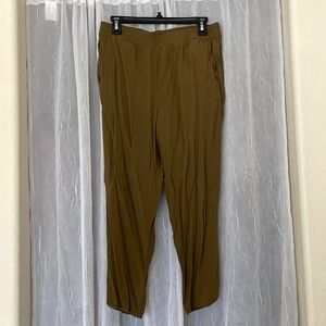 Madewell Olive Green Tapered Pull-On Ankle Pants